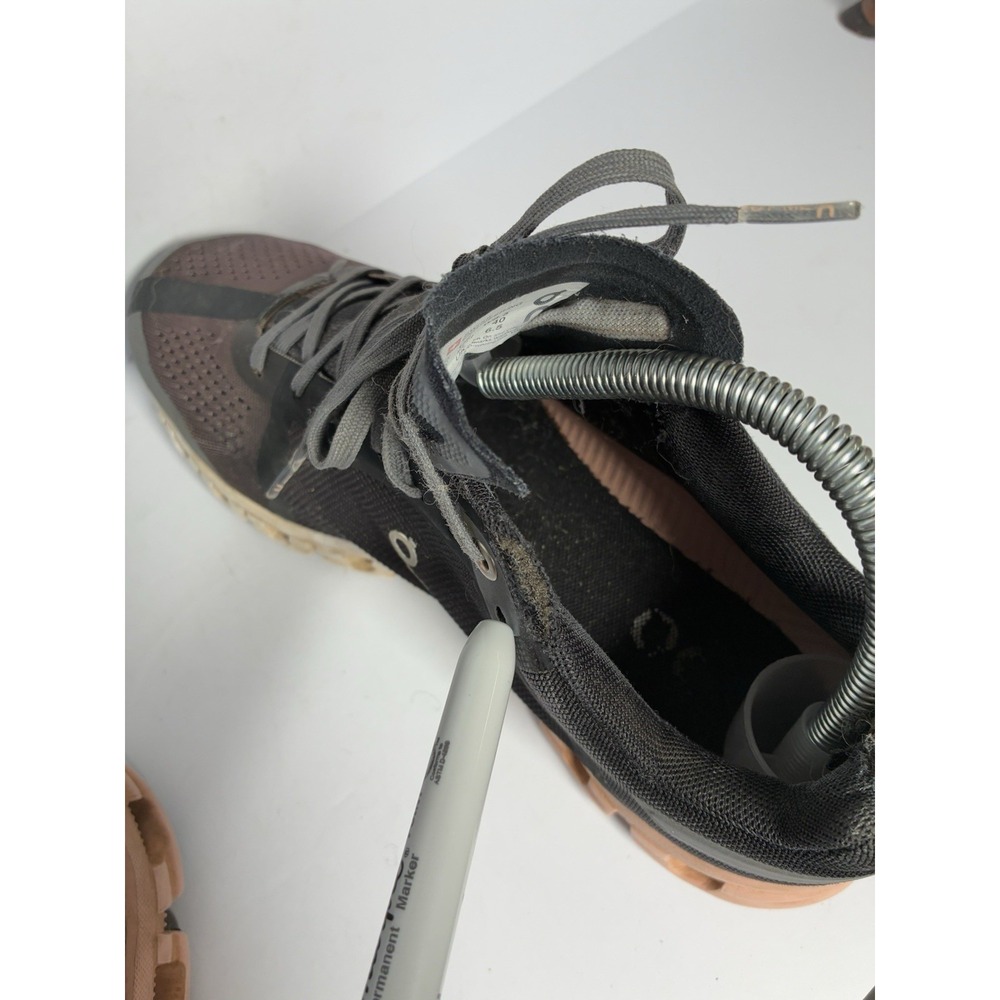 On Running Cloudswiss Shoes Women's US 8.5 Black Peach CloudTec Runners - Picture 7 of 9